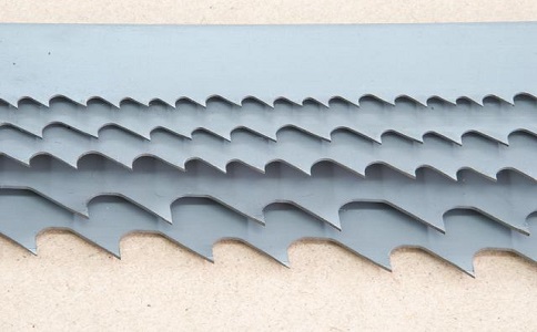 衡水带锯床上的钢丝刷，对于带锯条的重要性